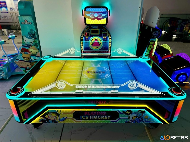 Glow Hockey 2 mang đến trải nghiệm đối kháng đầy kịch tính với hiệu ứng ánh sáng rực rỡ