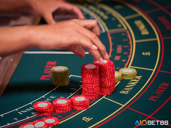 Quản lý ngân sách và kiểm soát cảm xúc là yếu tố quan trọng giúp người chơi baccarat duy trì sự bền vững và giảm thiểu rủi ro thua lỗ.
