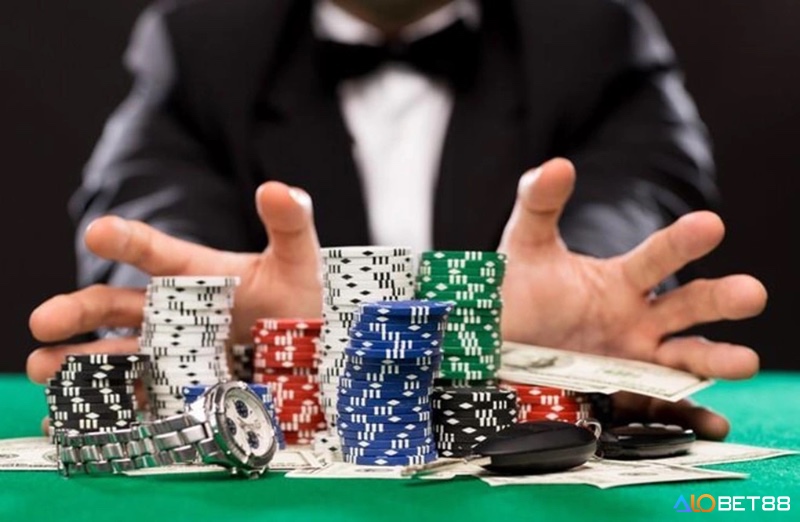 Đọc vị đối thủ qua hành vi cược giúp người chơi poker đưa ra quyết định chính xác, từ đó nâng cao khả năng chiến thắng trong từng ván bài