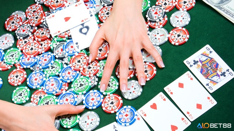 Áp dụng các mẹo chơi Poker giúp người tham gia chơi nâng cao khả năng giành chiến thắng