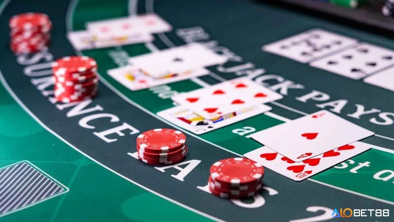 Biểu đồ blackjack là một bảng tra cứu là nền tảng cơ bản để hiểu sâu hơn về chiến lược blackjack