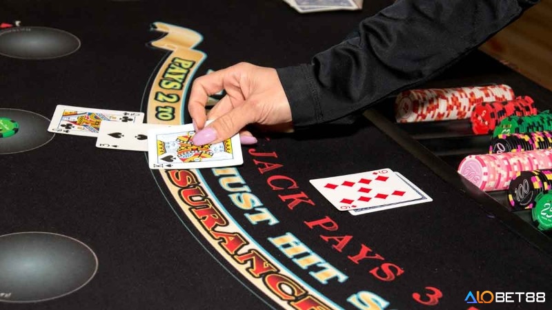 Biểu đồ blackjack cơ bản là loại phổ biến nhất và phù hợp với người mới chơi