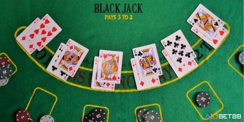 Mỗi sòng bạc có thể có các biến thể luật khác nhau ảnh hưởng đến chiến lược tối ưu