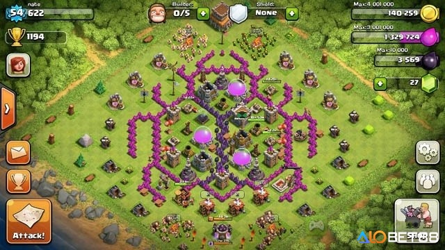 Tesla ẩn và bẫy Trap tạo thành hệ thống phòng thủ hiệu quả trong Clash of Clans