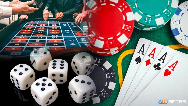 Slot game và các trò chơi khác như Keno, Sic Bo mang đến trải nghiệm đa dạng, giải thưởng hấp dẫn cho người chơi casino online