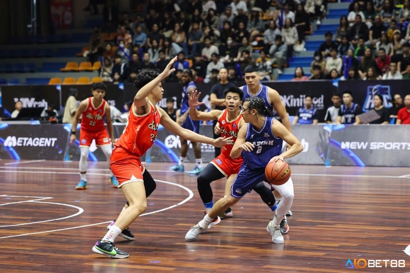 Dấu cộng trừ và đội in đậm, thể hiện đội chấp, xác định kết quả sau khi cộng trừ điểm