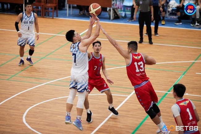 Kèo handicap bóng rổ là gì? Kèo chấp giúp cân bằng, trình độ giữa hai đội, quyết định thắng thua dựa trên điểm cộng trừ