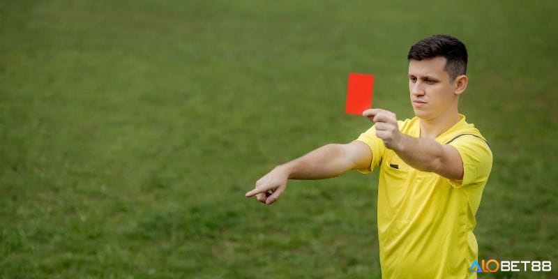 Kèo tải xỉu thẻ phạt là loại hình cược mà bạn sẽ dự đoán số lượng thẻ phạt trọng tài sẽ rút ra cao hay thấp hơn mức nhà cái đưa ra