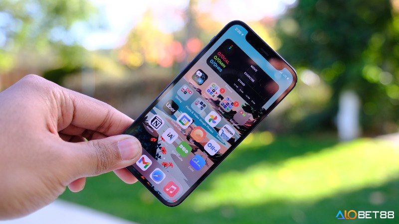 Mơ thấy nhặt được điện thoại có thể liên quan đến việc xuất hiện cơ hội mới