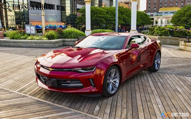 Mơ thấy xe màu đỏ thể hiện cho sự quyết tâm thắng tiến trong công việc của bạn